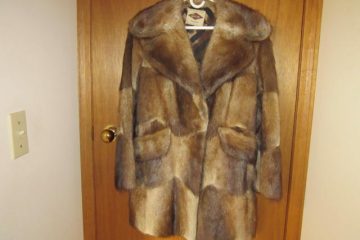 WOMENS GENUINE PURE MUSKRAT COAT FOR SALE